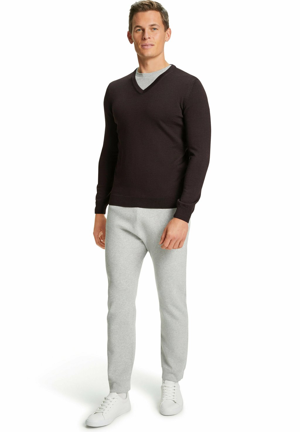 Вязаный свитер Basic New Merino Merino Wool с V-образным вырезом FALKE, цвет brown mel цена и фото