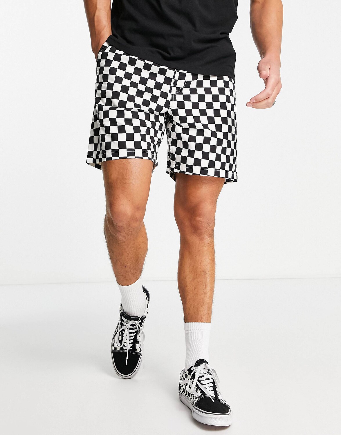 

Свободные шорты Vans в шахматную клетку