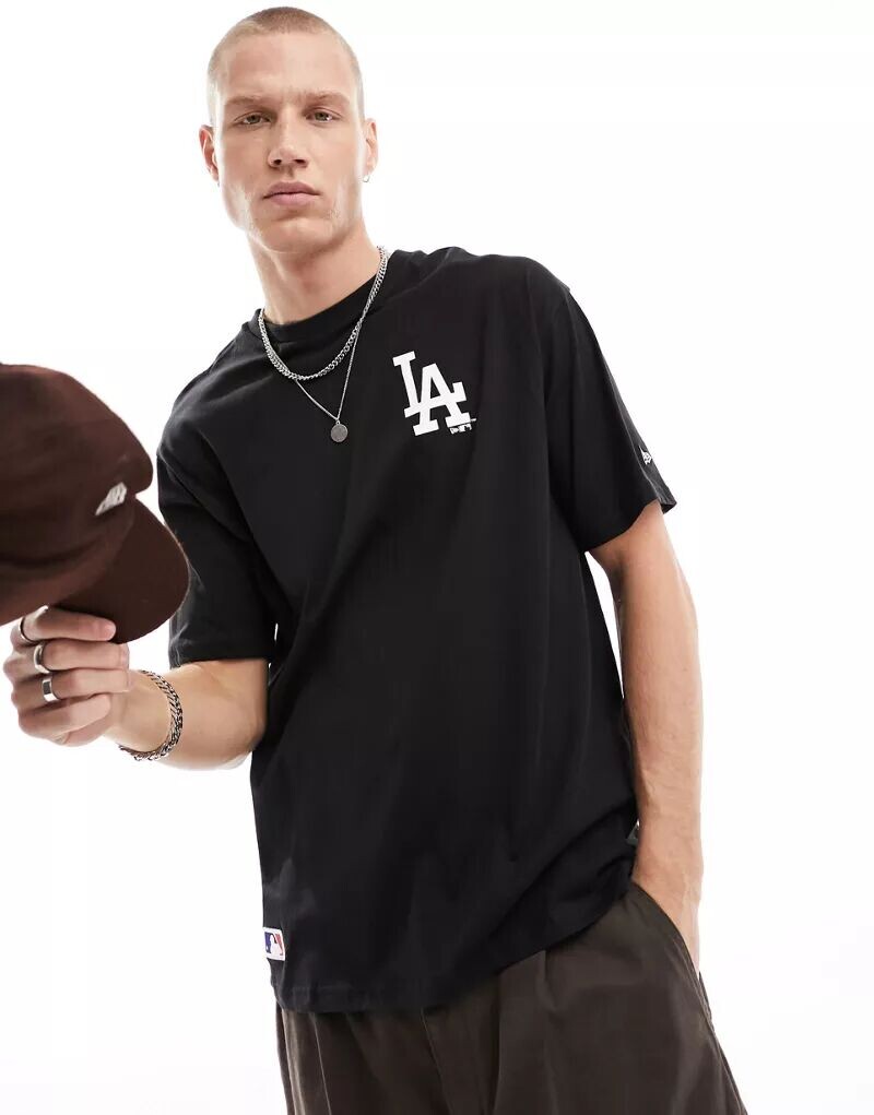 

Черная объемная футболка New Era LA Dodgers