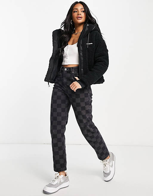 

Черная укороченная куртка из шерпы Columbia Lodge эксклюзивно на ASOS, Черный