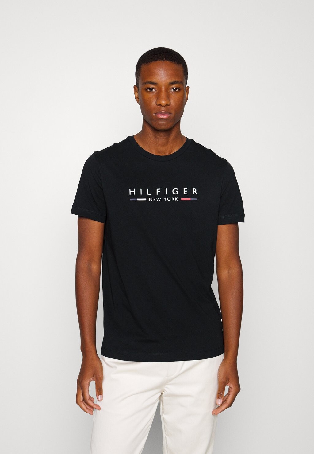 

Футболка с принтом Tommy Hilfiger, черный