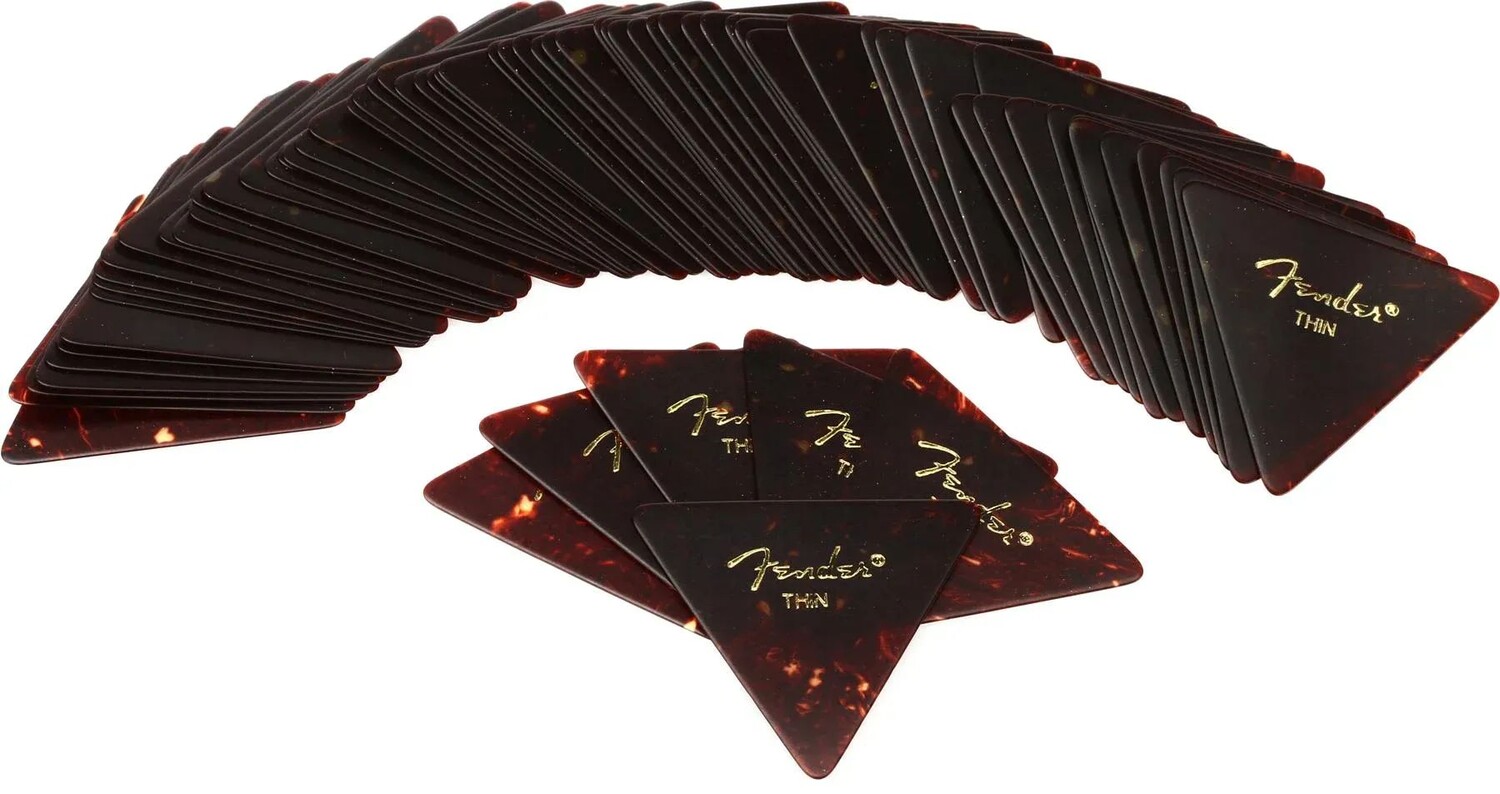 

Fender 355 Shape Triangle Pick, 72 шт., тонкие