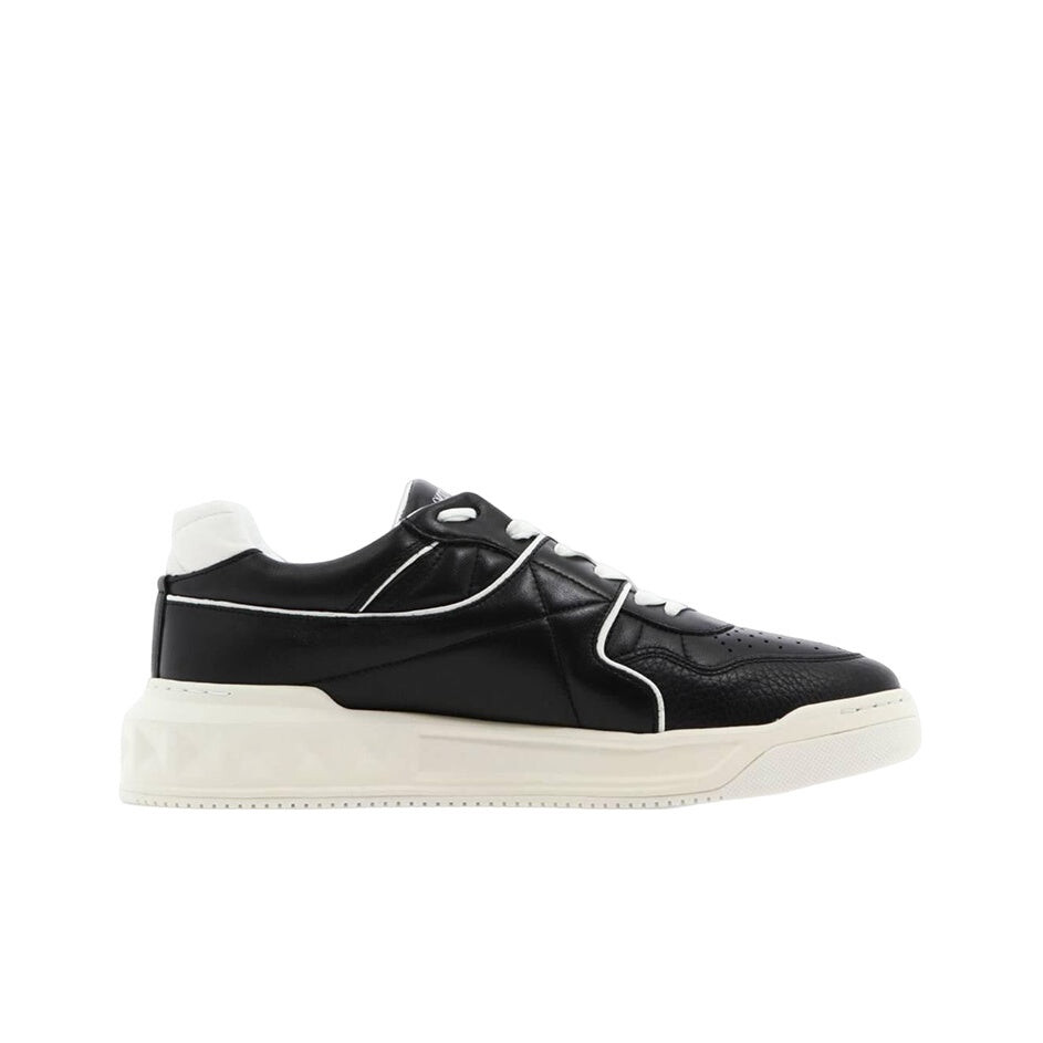 

Кроссовки мужские Valentino Roman Stud Low-Top, черный