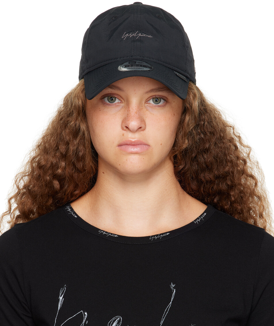 

Черная кепка New Era Edition Yohji Yamamoto