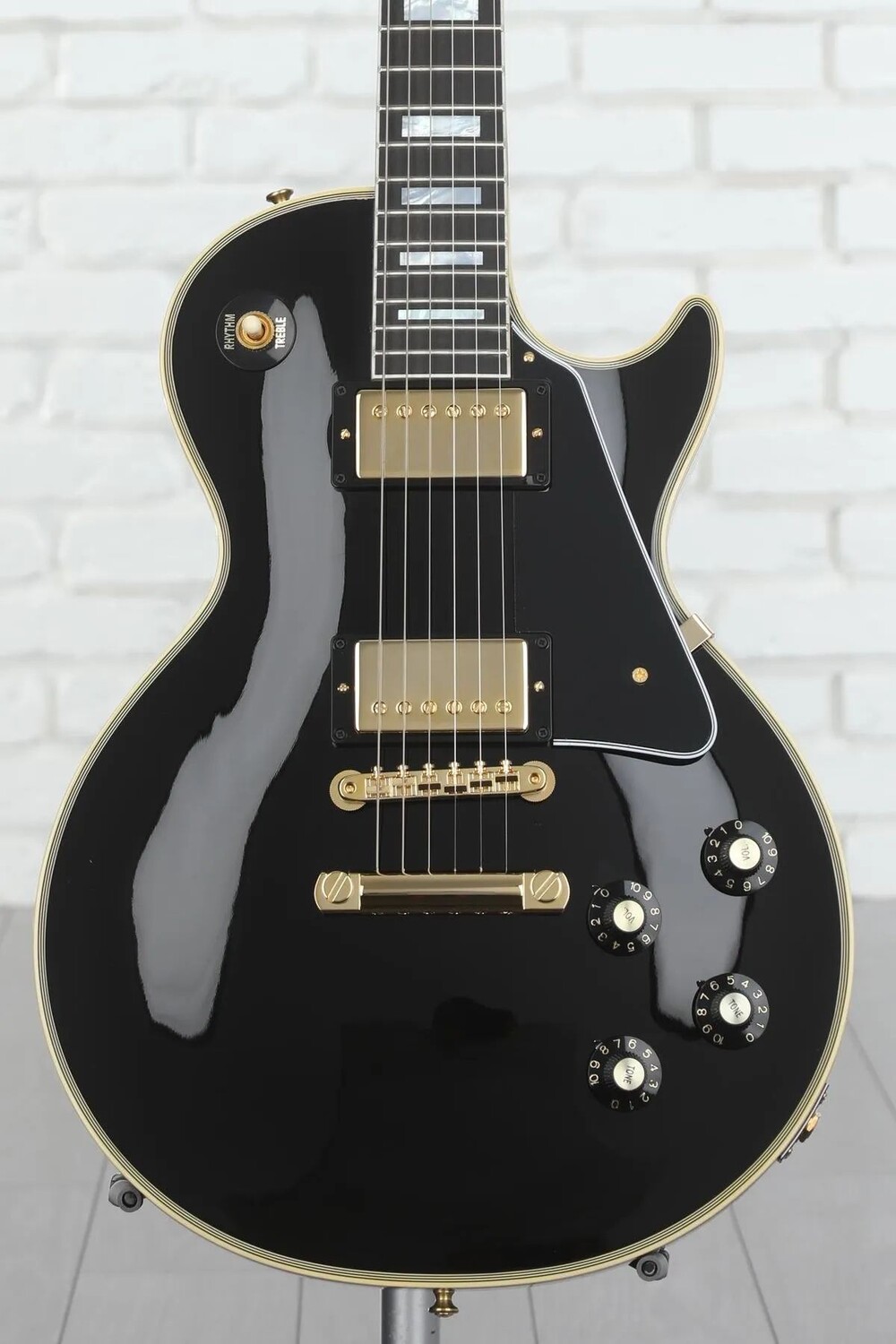 

Переиздание Les Paul Custom 1968 года Gibson Custom - черное дерево