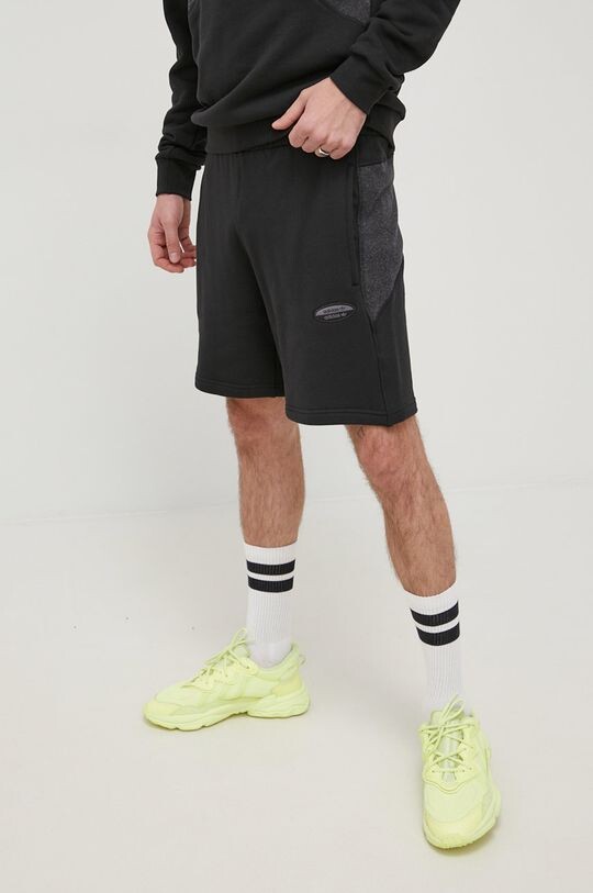 

Хлопковые шорты adidas Originals, черный
