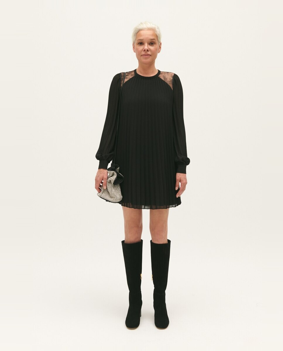 

Короткое плиссированное платье с кружевом Claudie Pierlot, черный