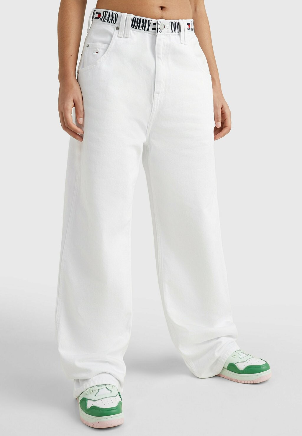 

Джинсы мешковатые Tommy Jeans, белый