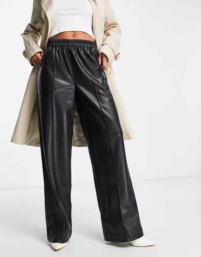 

Черные широкие брюки оверсайз из искусственной кожи ASOS