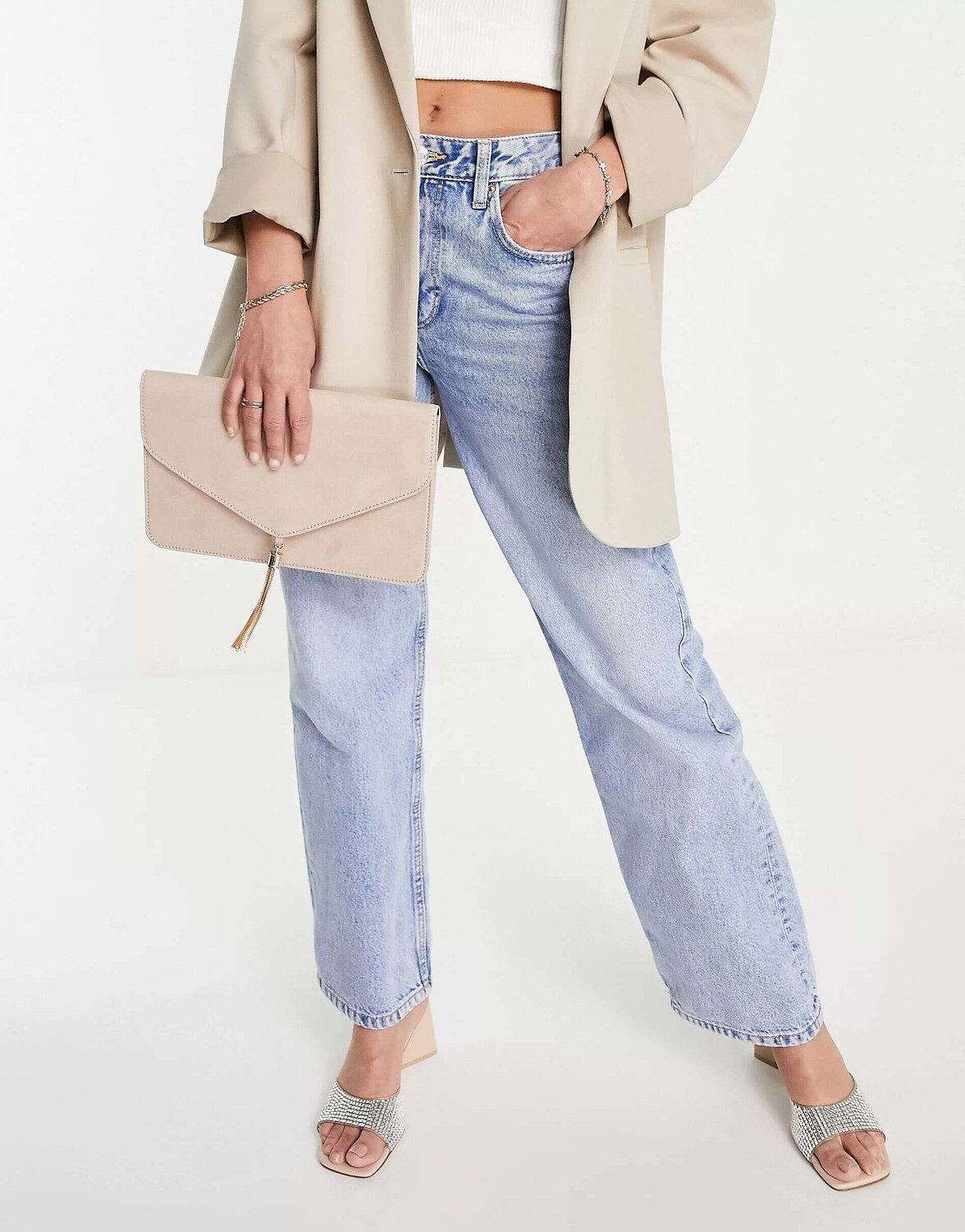 

Кремовая сумка-клатч с кисточками ASOS