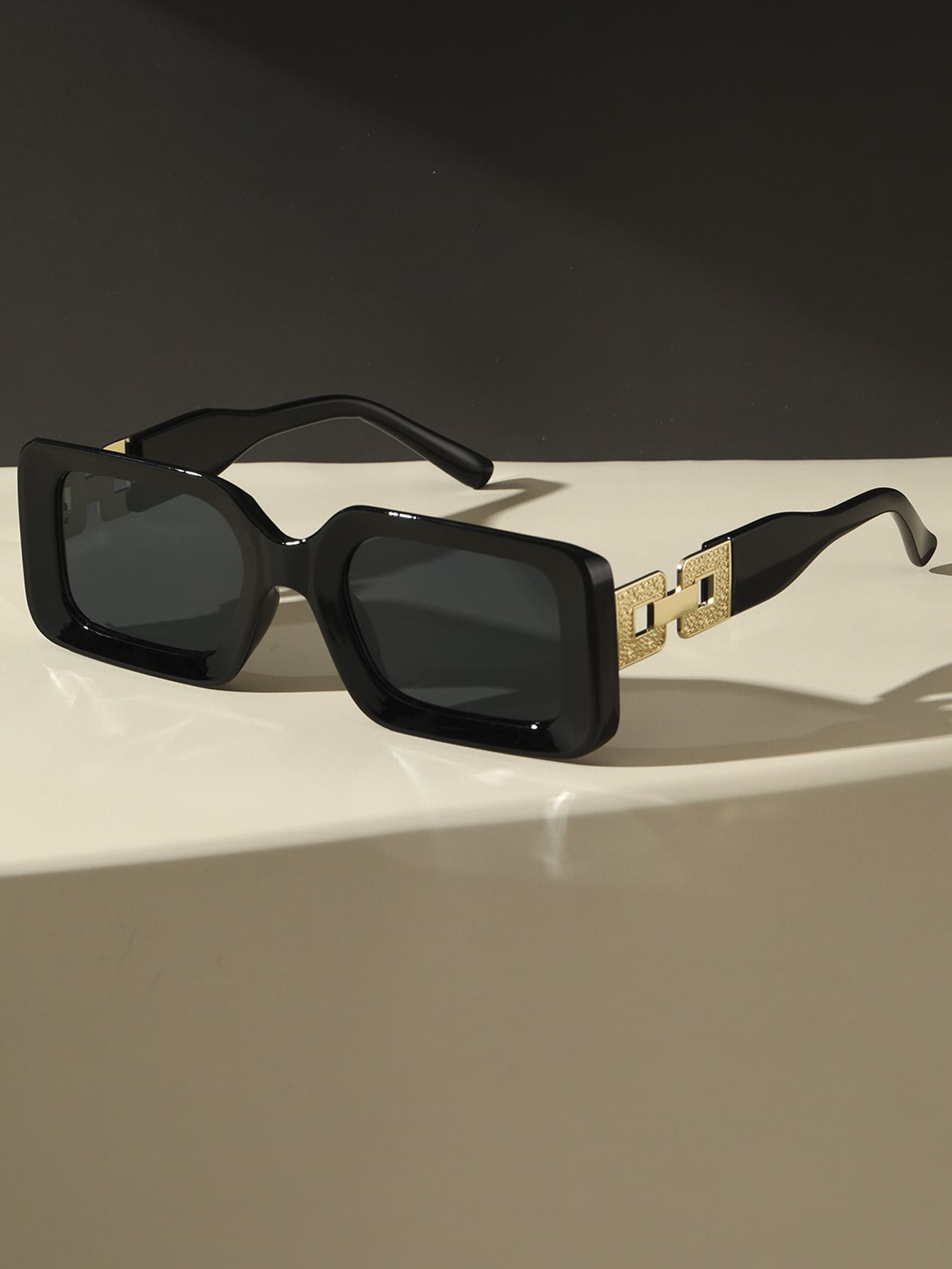 1шт Классические белые солнцезащитные очки в пластиковой оправе с квадратными линзами