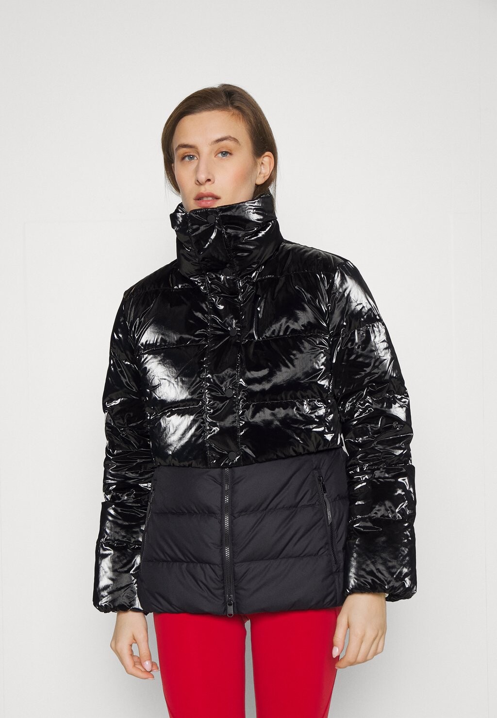

Пуховик Athleta, черный