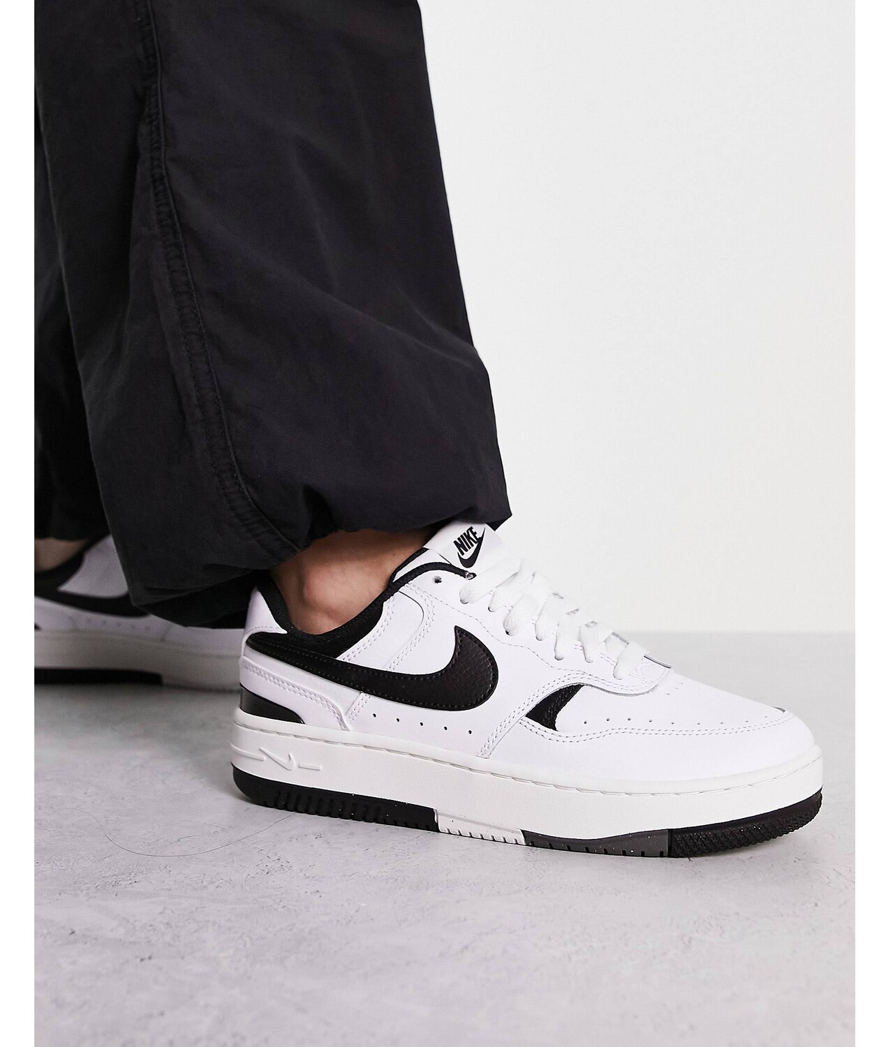 

Бело-черные кроссовки Nike Gamma Force, Черный, Бело-черные кроссовки Nike Gamma Force