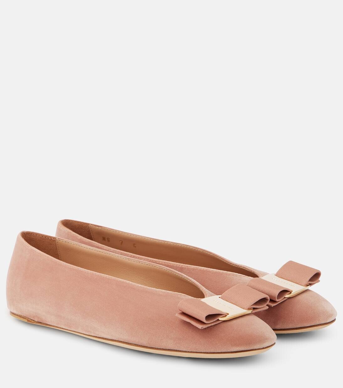 

Бархатные балетки Vanna Ferragamo, цвет amaretti nude rose
