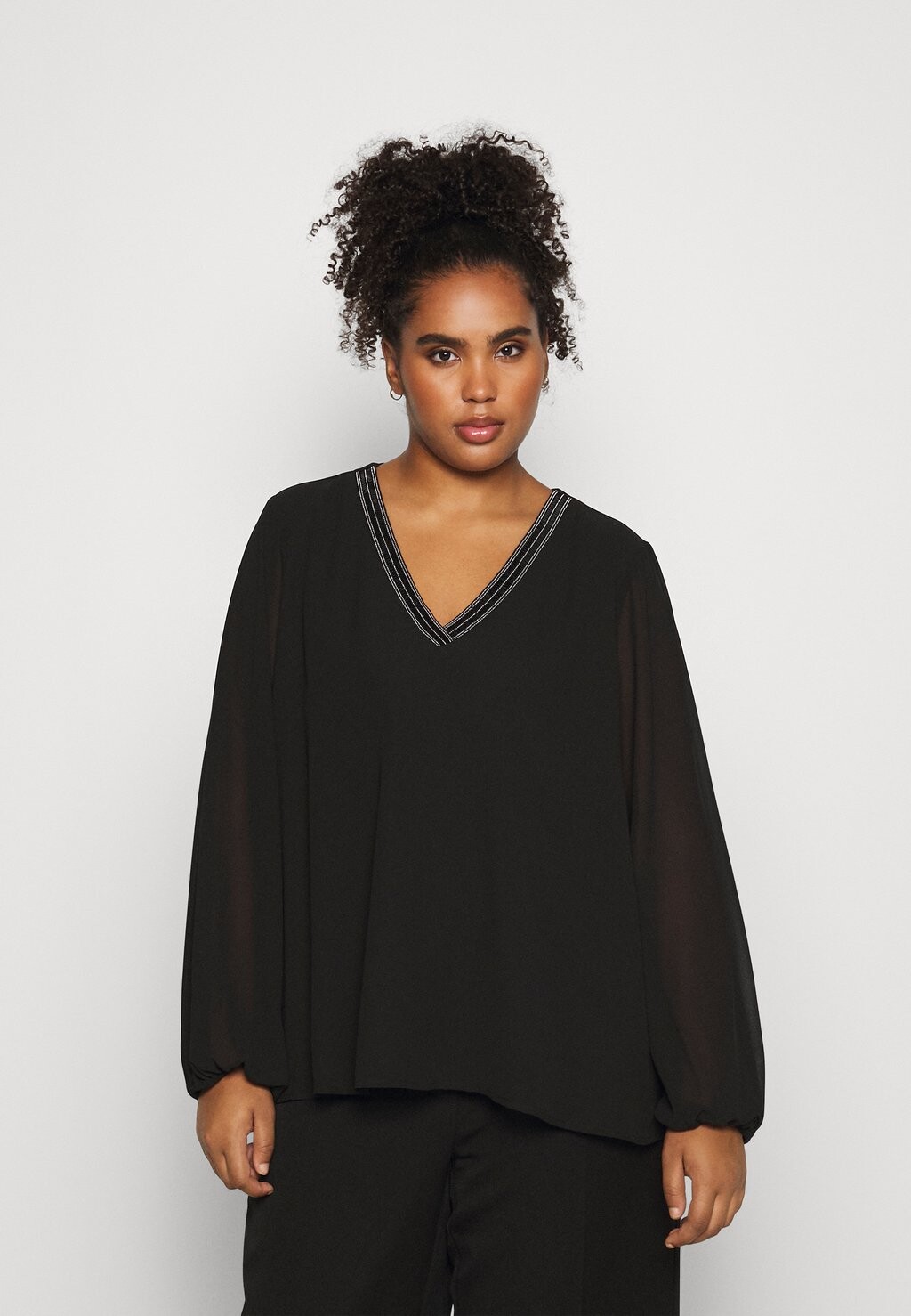 

Блузка EVOKED VILA VIANLIS V NECK, черный