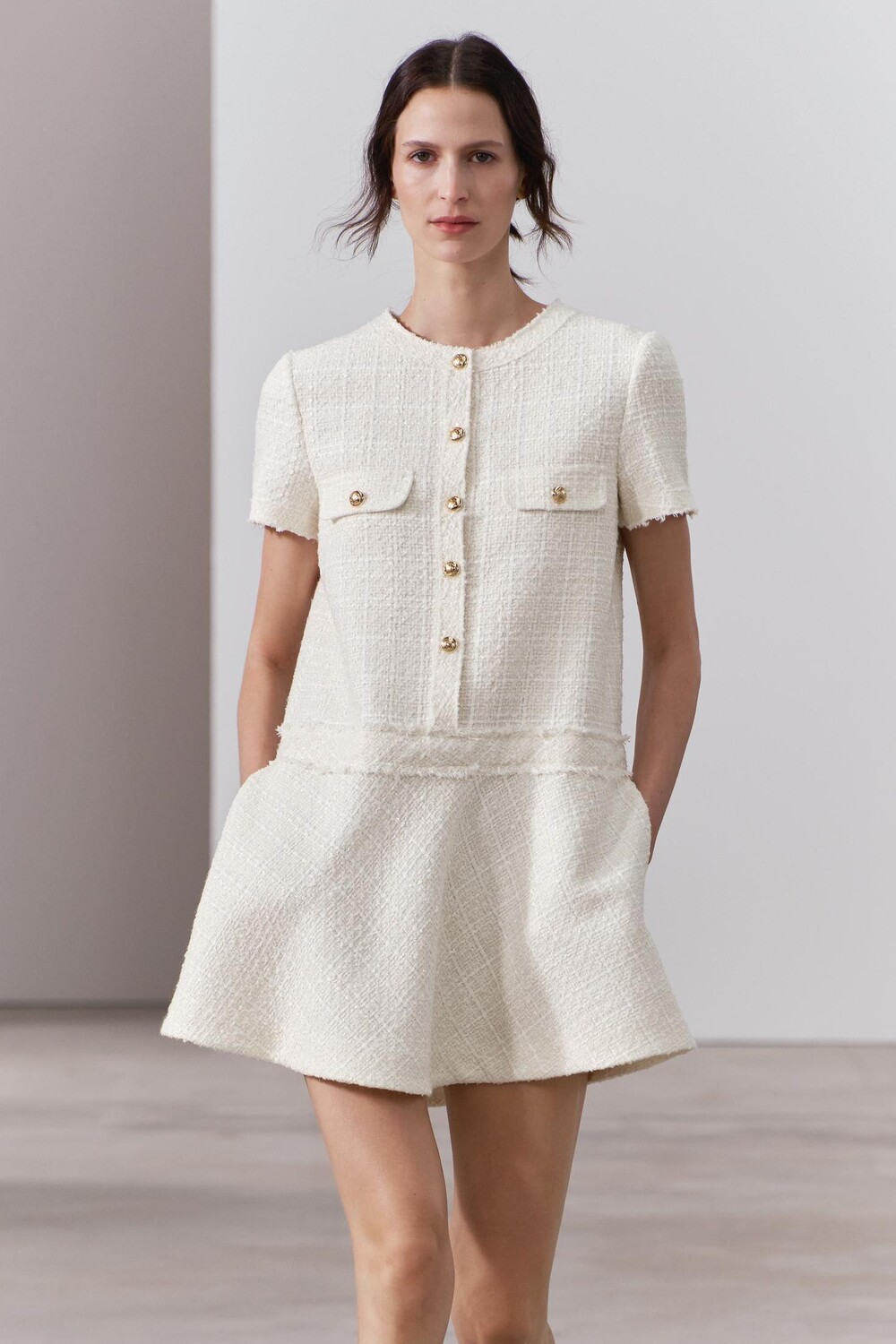 

Короткое фактурное платье ZARA, экрю