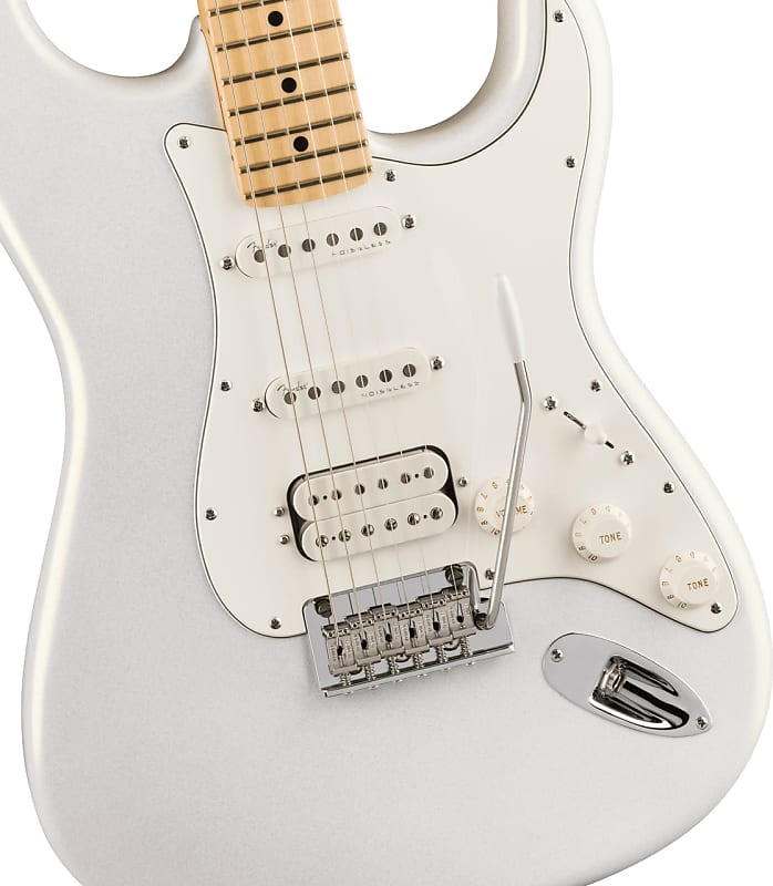 Электрогитара Fender - Juanes Stratocaster - Electric Guitar - Maple Fingerboard - Luna White - w/ Deluxe Molded Case