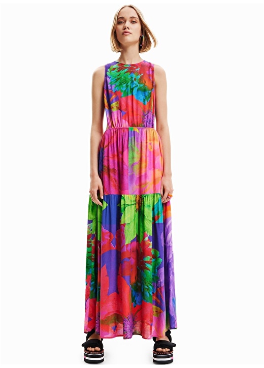 Разноцветное женское летнее длинное платье с круглым вырезом и рисунком Desigual разноцветное летнее меню