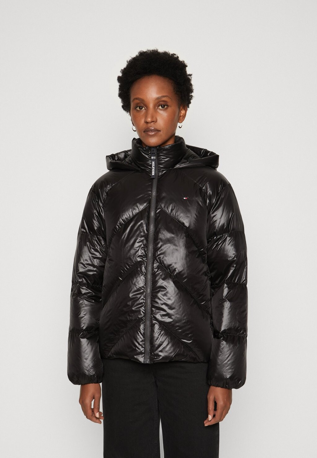 

Пуховик CHEVRON JACKET Tommy Hilfiger, черный