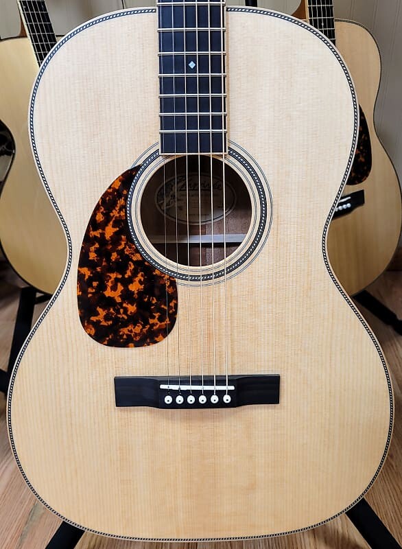 

Акустическая гитара Larrivee 000-40 Left Handed Spruce/Mahogany