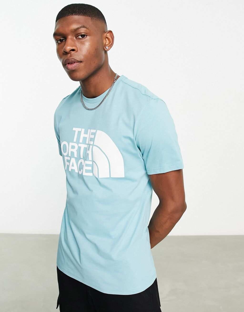 

Бледно-голубая футболка с логотипом на груди The North Face Easy