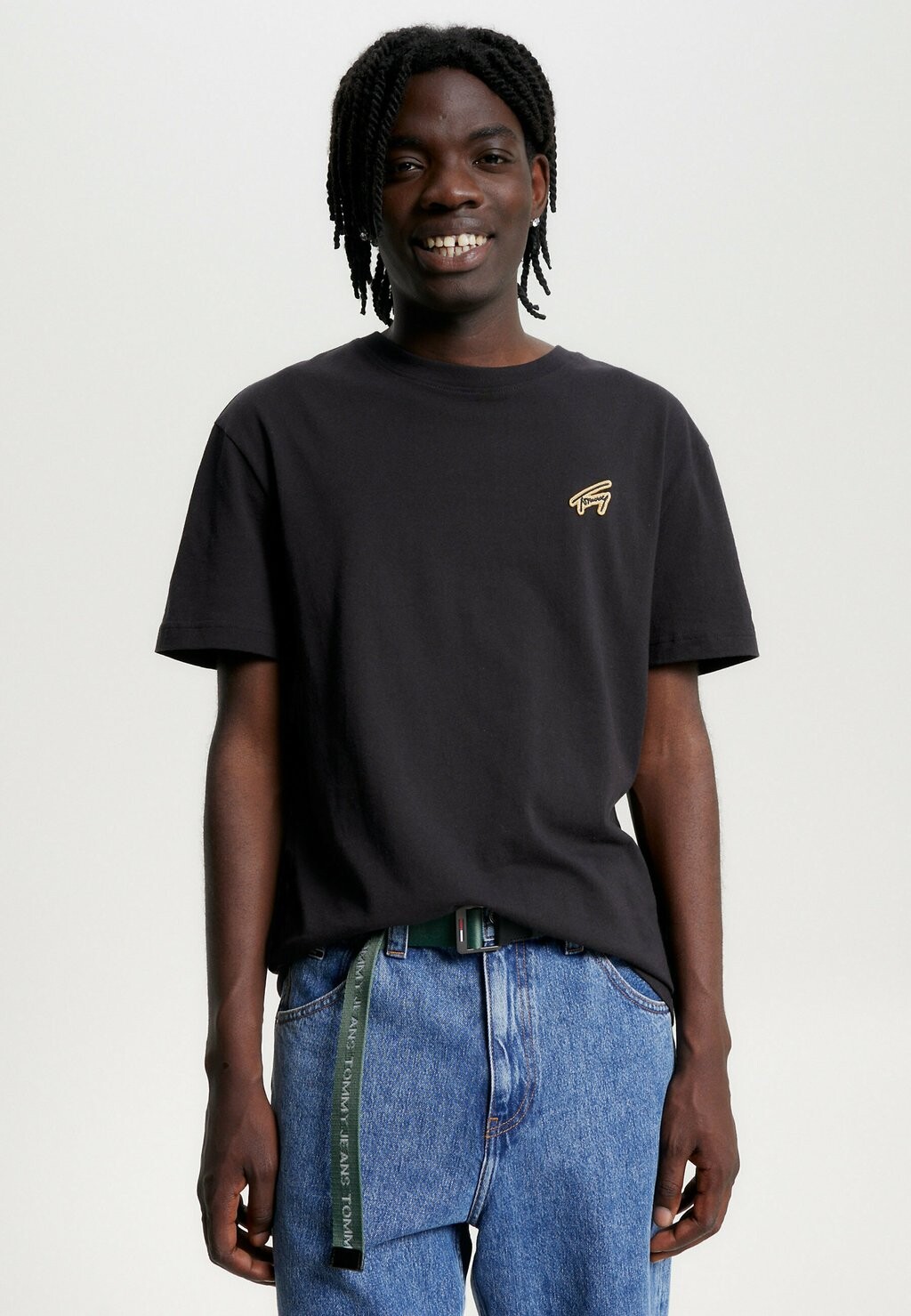 

Базовая футболка TJM CLSC GOLD SIGNATURE TEE Tommy Jeans, черный