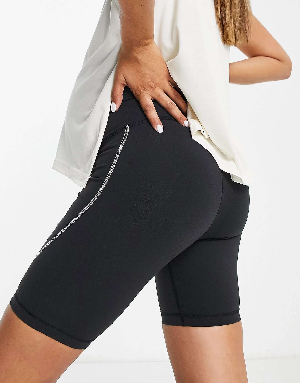 

Черные шорты-леггинсы Reebok Training Maternity Lux 2.0