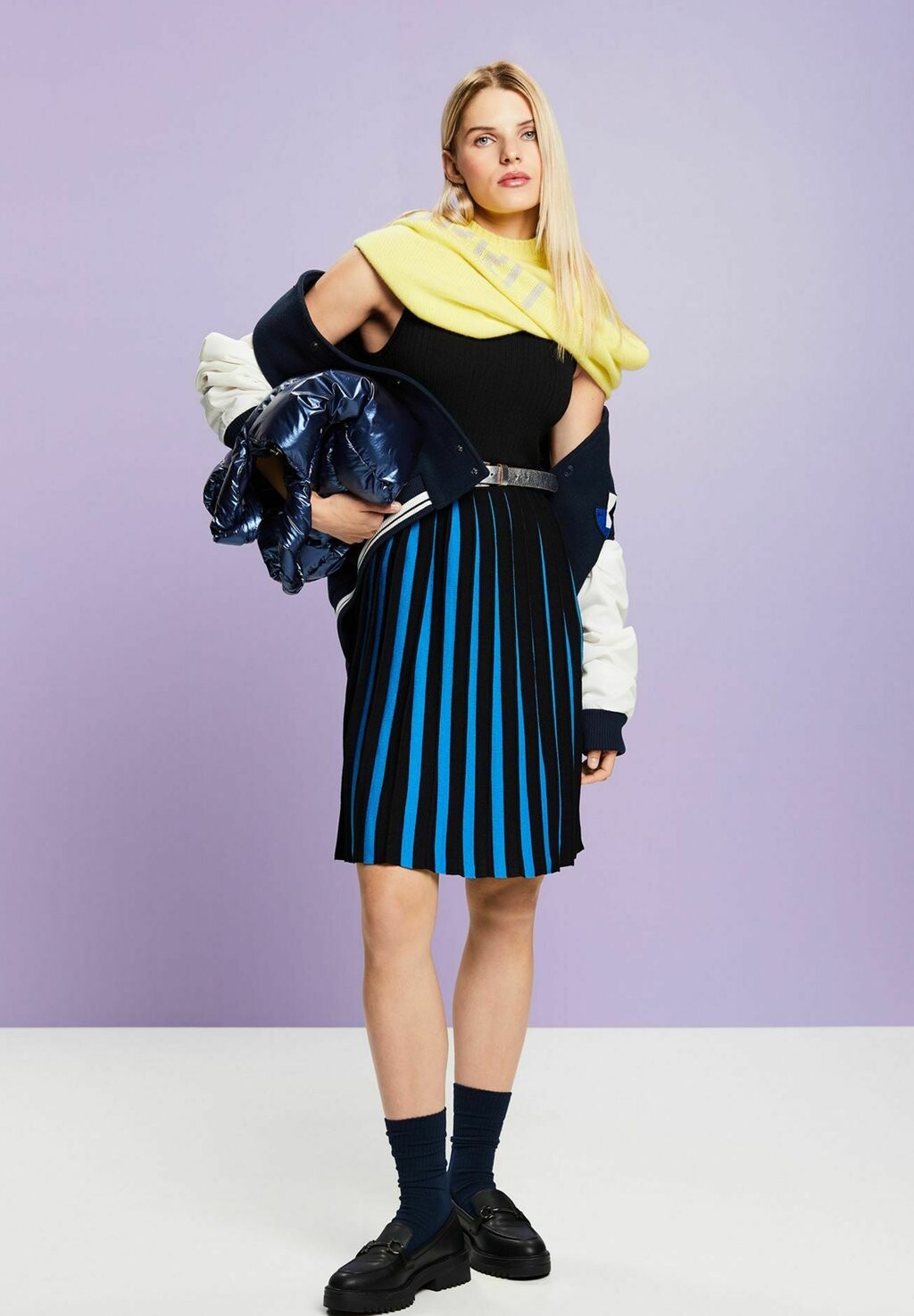 

Платье Esprit, цвет black