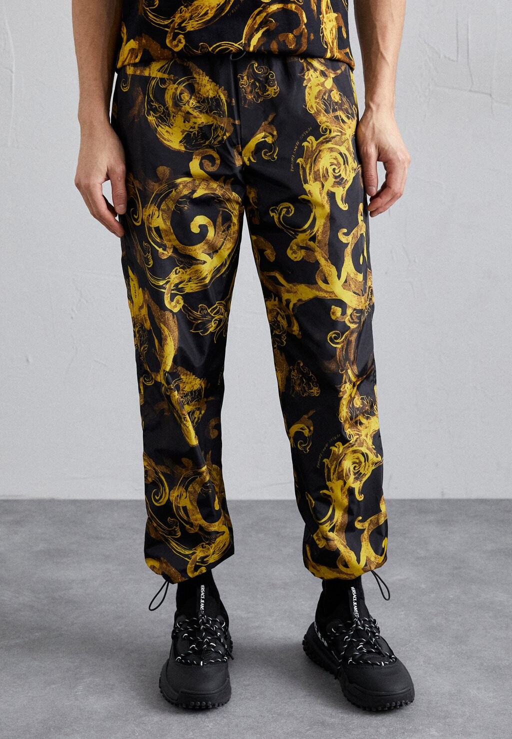 

Брюки WATERCOLOR Versace Jeans Couture, черный