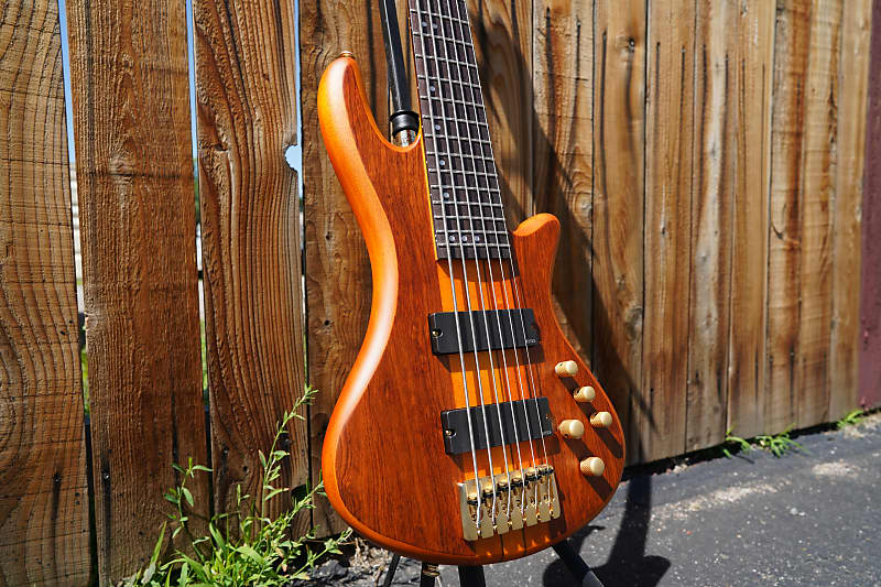 Басс гитара Schecter DIAMOND SERIES Stiletto Studio-6 - Honey Satin Natural 6-String Electric Bass Guitar фото