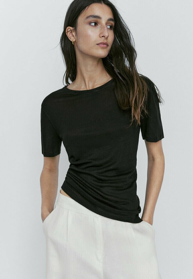 

Базовая футболка Massimo Dutti, черный