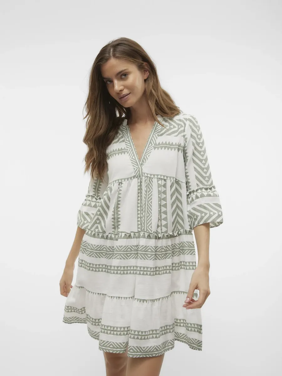 

Платье-туника Vero Moda "VMDICTHE 3/4 TUNIC EXP", с воланом, цвет Snow White Aop:Ibiza Hedge Green