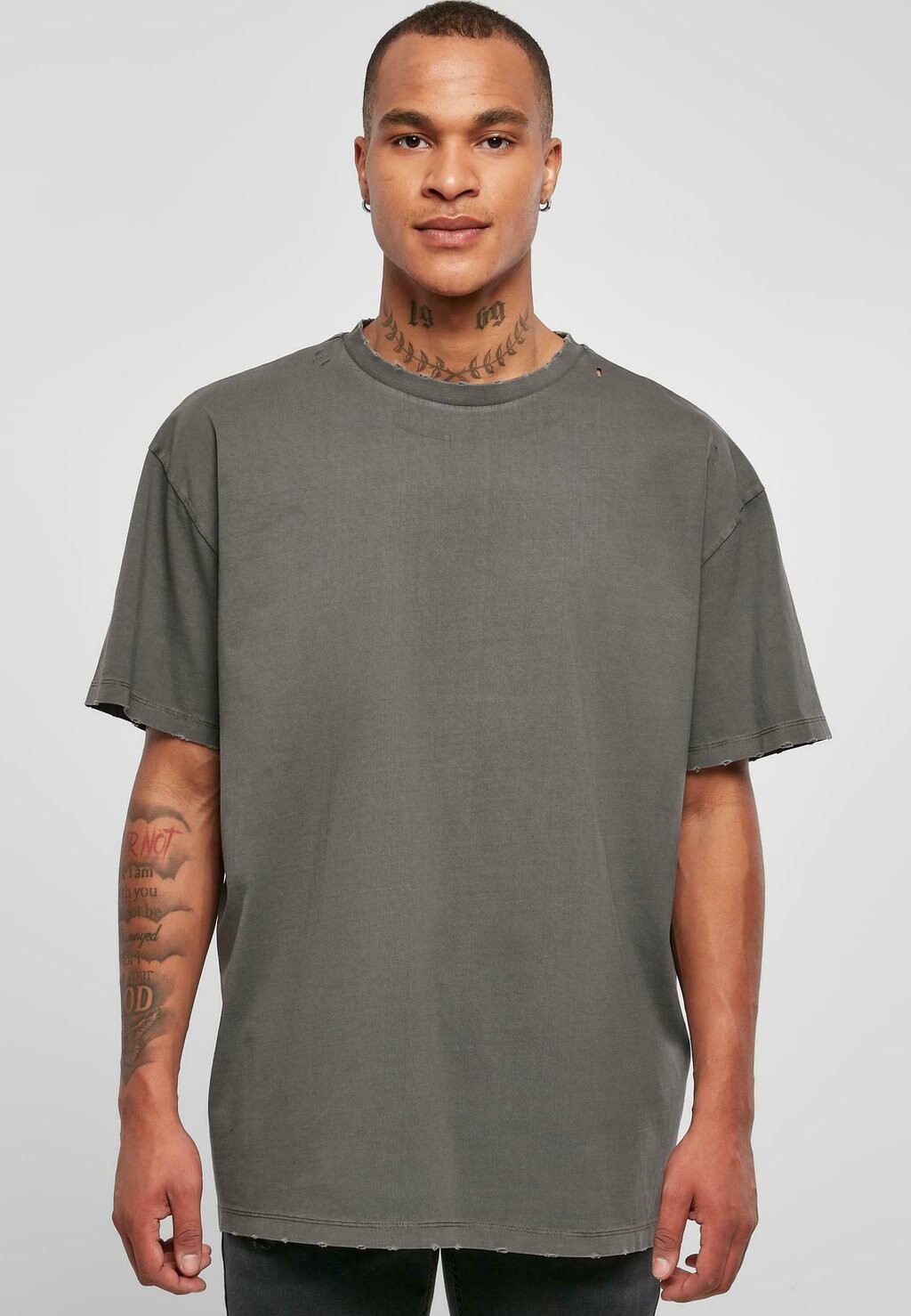 

Футболка базовая DISTRESSED Urban Classics, цвет darkshadow