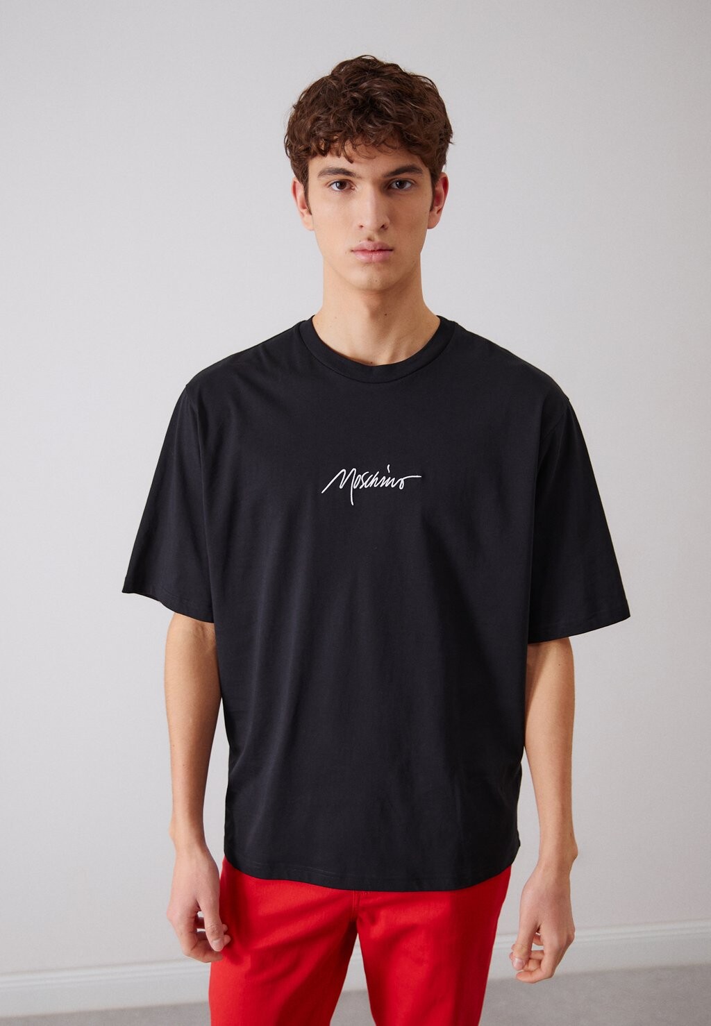 

Футболка с принтом MOSCHINO, черный