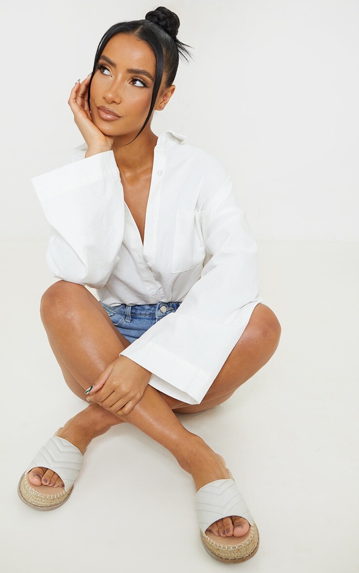 

PrettyLittleThing Белые стеганые эспадрильи-мюли на плоской подошве