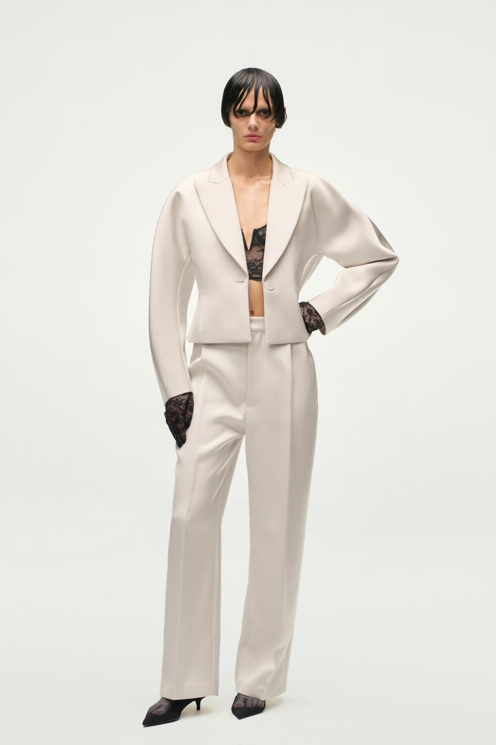 

Атласный блейзер ZARA, цвет ivory