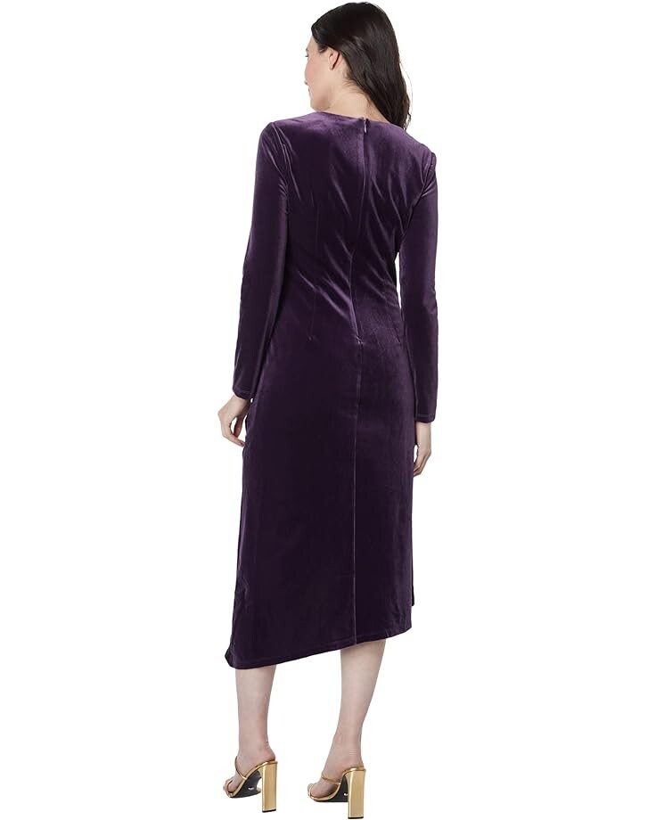 Платье Maggy London Asymmetrical Velvet Dress with Long Sleeves, цвет Amethyst платье maggy london flare midi dress with raglan sleeves цвет blush red