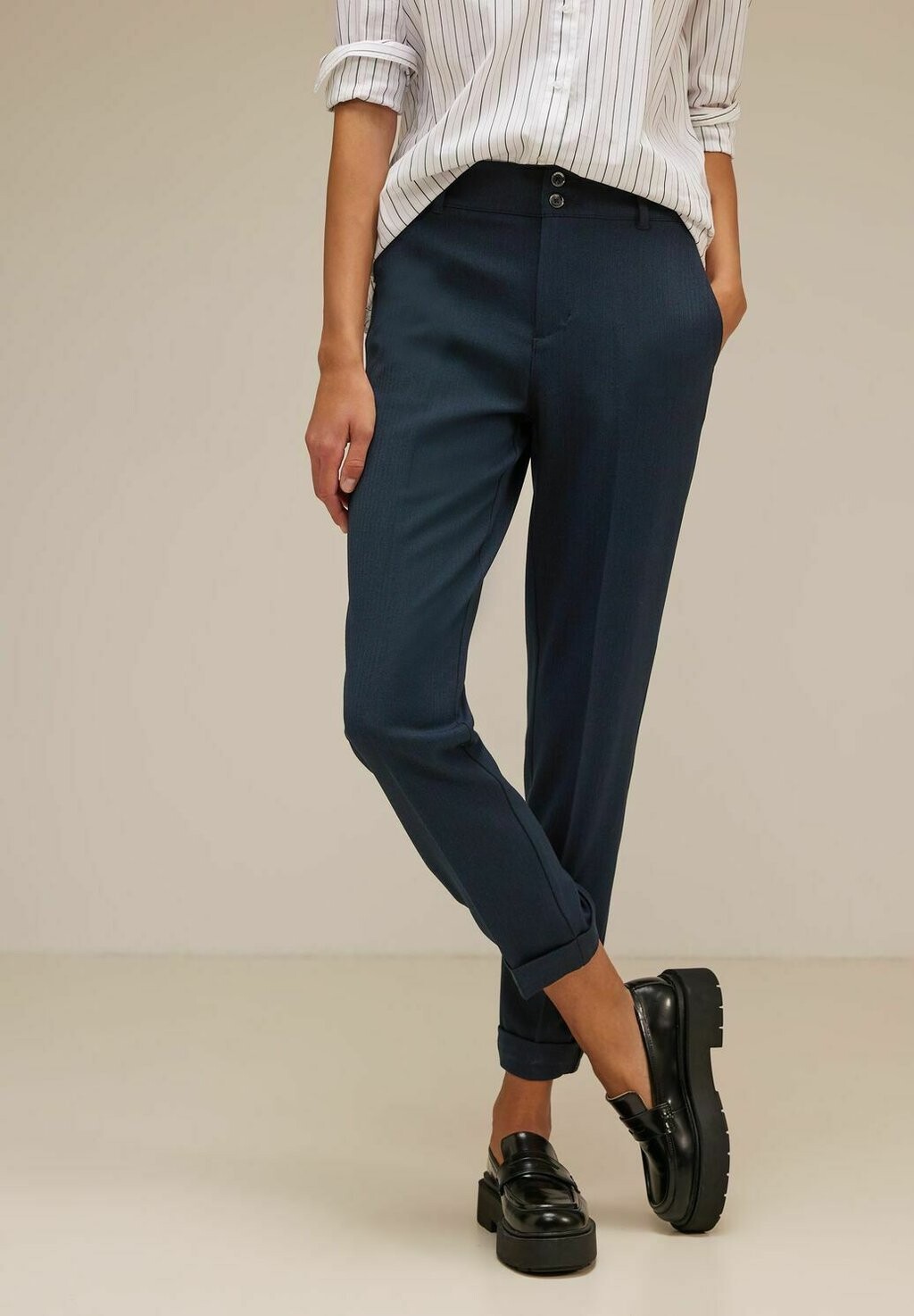 

Брюки из ткани CASUAL FIT Street One, цвет blau