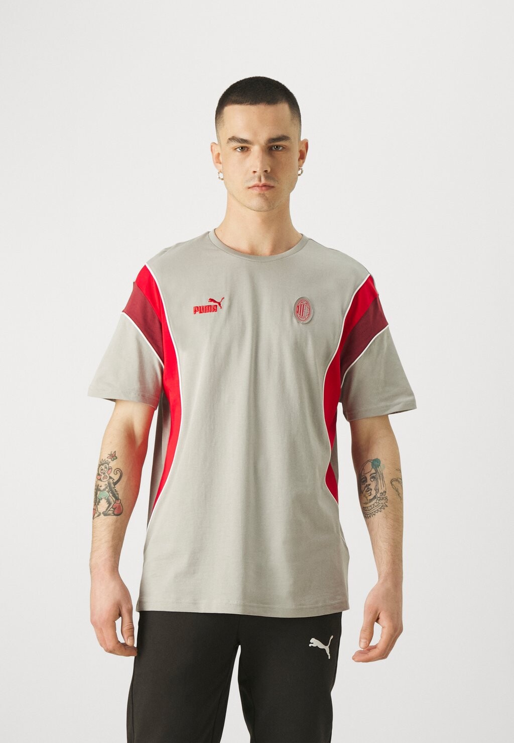 

Футболка с символикой AC MILAN FTBLARCHIVE TEE Puma, цвет concrete gray/tango red