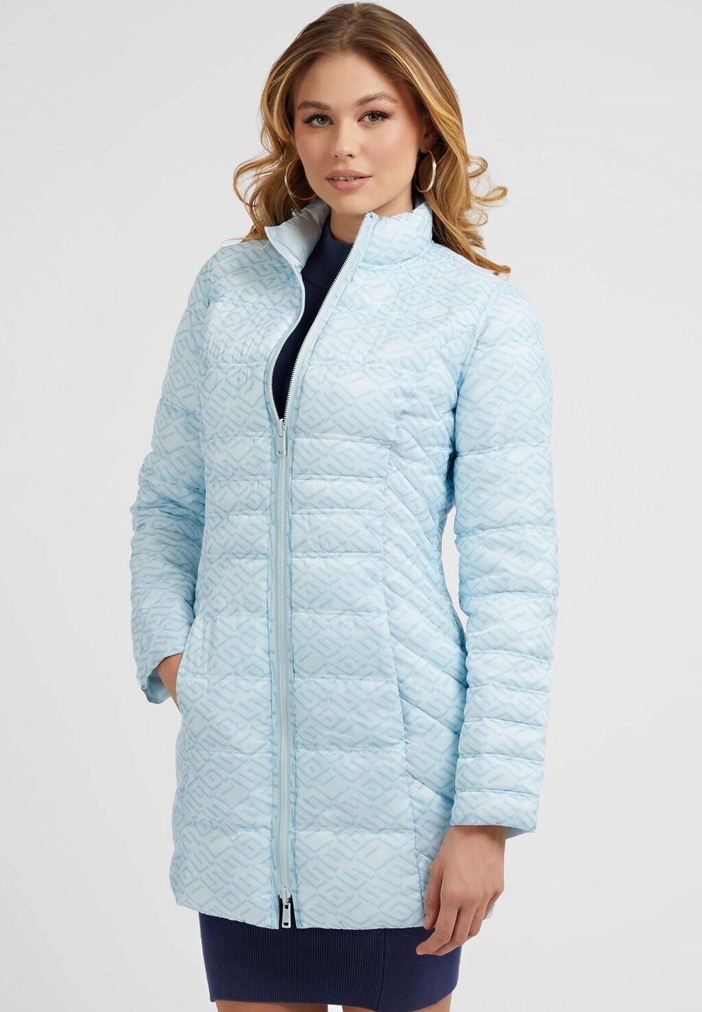 

Зимняя куртка Guess