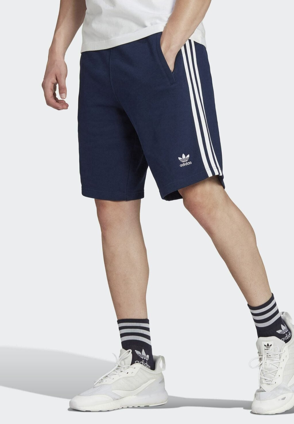 

Шорты adidas Originals, ночной индиго