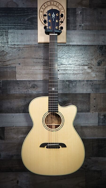 

Акустическая гитара Alvarez Yairi FYM60HDC Cutaway Acoustic Guitar