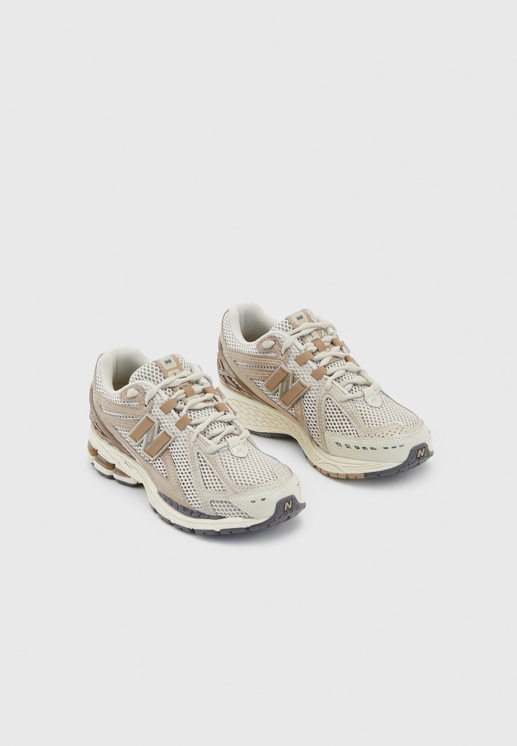 

Кроссовки New Balance 1906 УНИСЕКС, коричневый