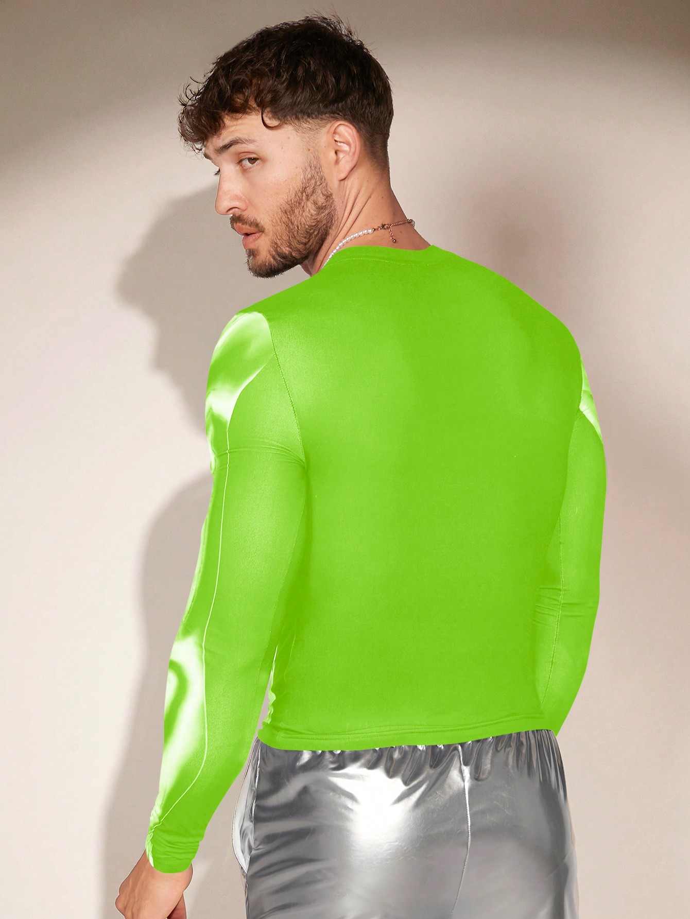 Мужская трикотажная футболка свободного кроя FeverCity с длинными рукавами и принтом человеческого тела, зеленый