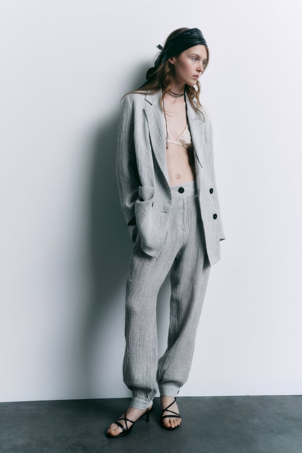

Кожаные сандалии с ремнями ZARA, черный