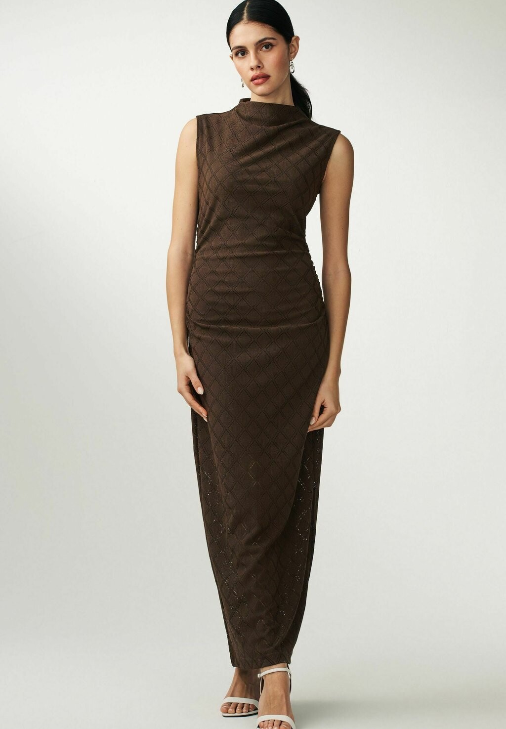 Платье макси TEXTURED SLEEVELESS RUCHED Next, цвет brown