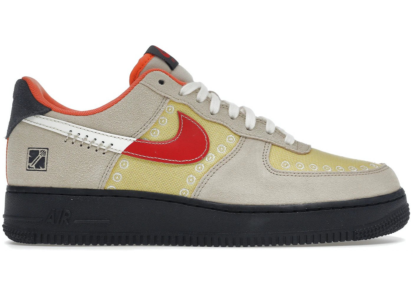 

Кроссовки Nike Air Force 1 Low 07 LX Somos Familia