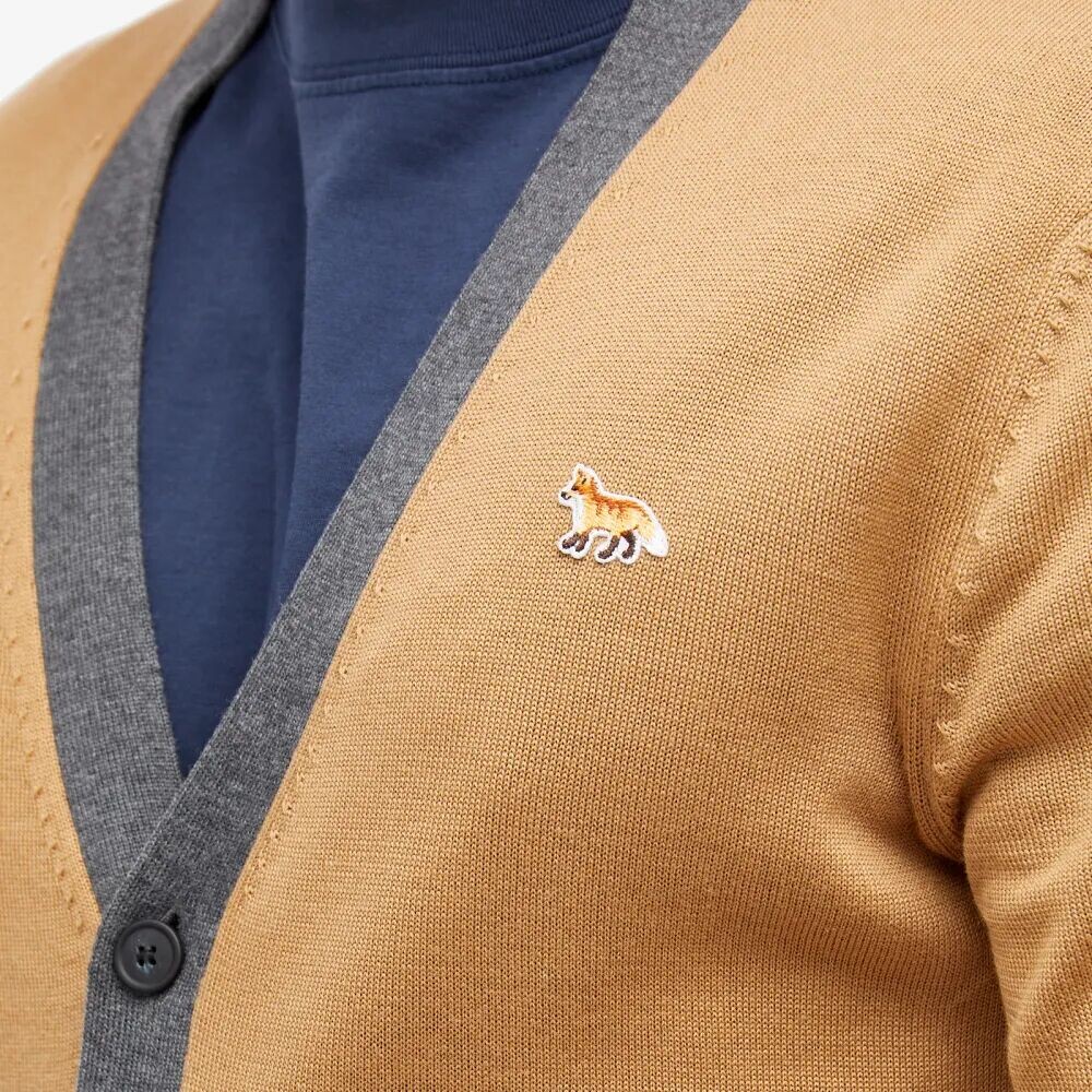 

Maison Kitsune Кардиган Baby Fox с нашивкой обычного размера, бежевый