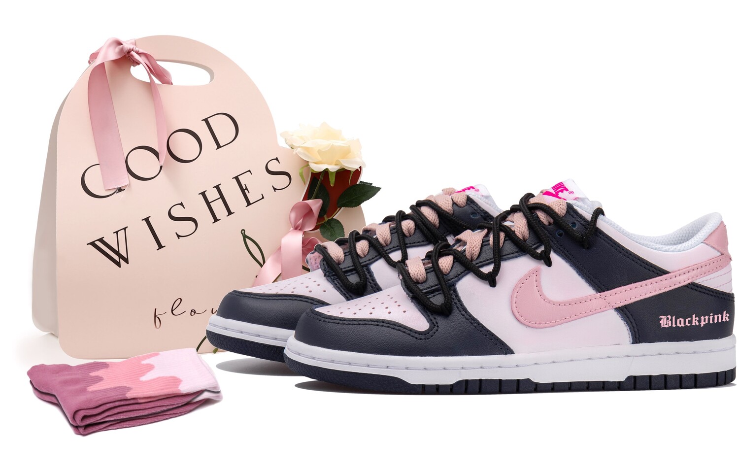 

Женские кроссовки для скейтбординга Nike Dunk, Black/Pink