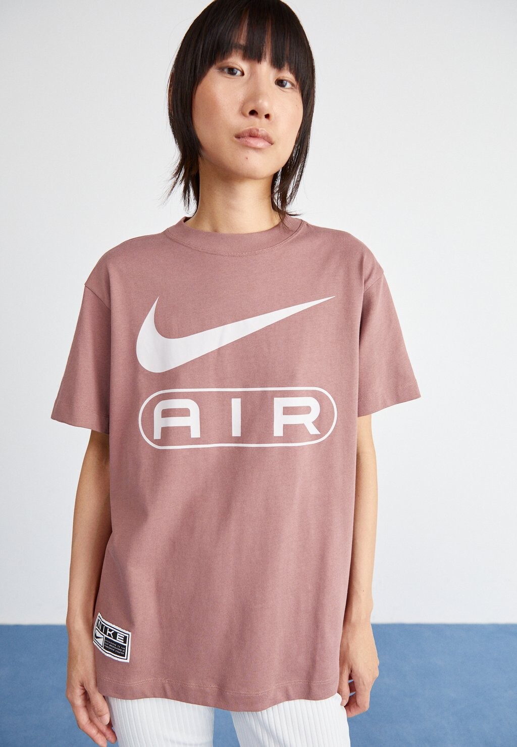 

Футболка с принтом Tee Nike, цвет smokey mauve/platinum violet